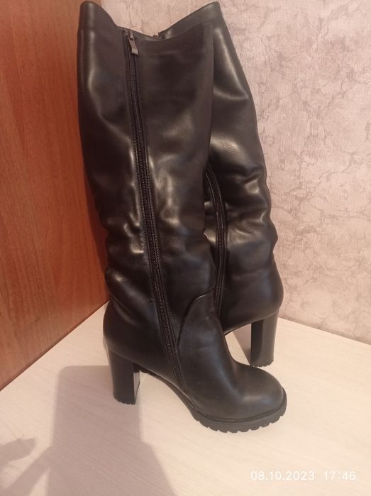 Продам сапоги цена 10000