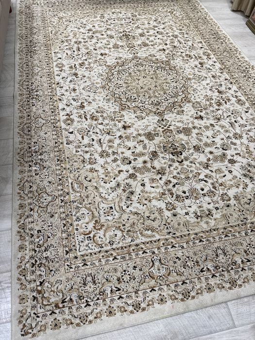 Продам ковер 2*3 б/у