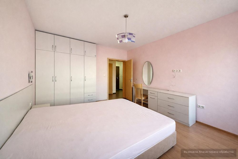 Тристаен апартамент под наем в Център