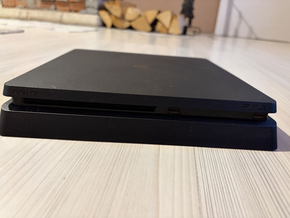 PlayStation 4 slim