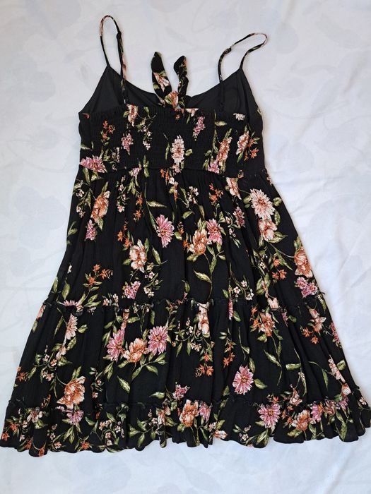 Лятна черна рокля на цветя