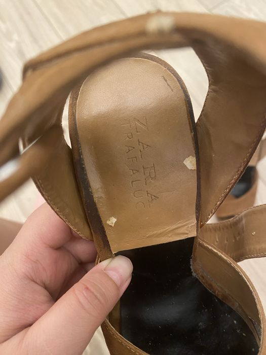 Босоножки -нубук  ZARA