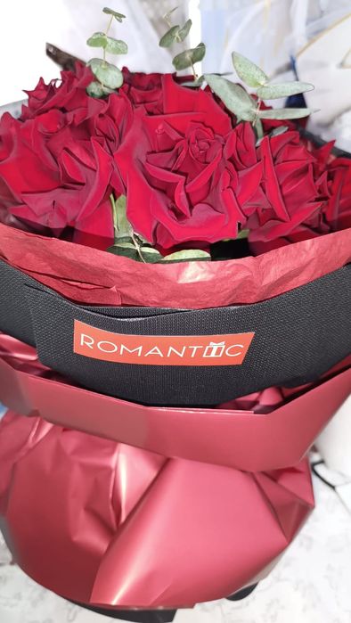 Букеты  цветы  ,розы.