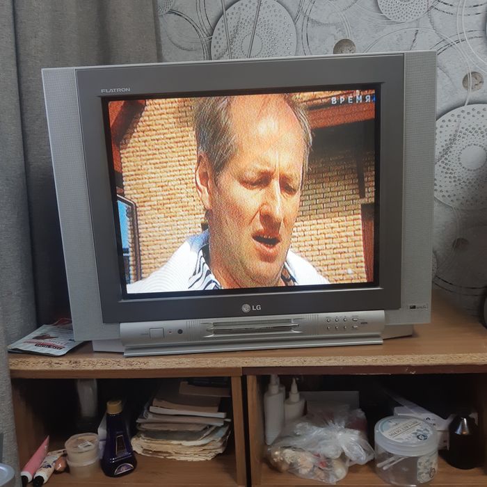 Продам телевизор LG.