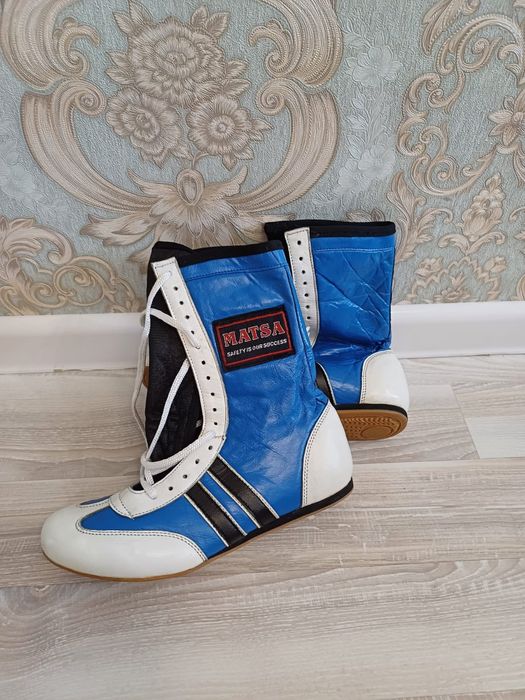 Продаётся боксерская обувь, новая.