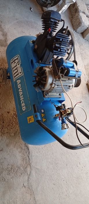 Продам компрессор 100 л