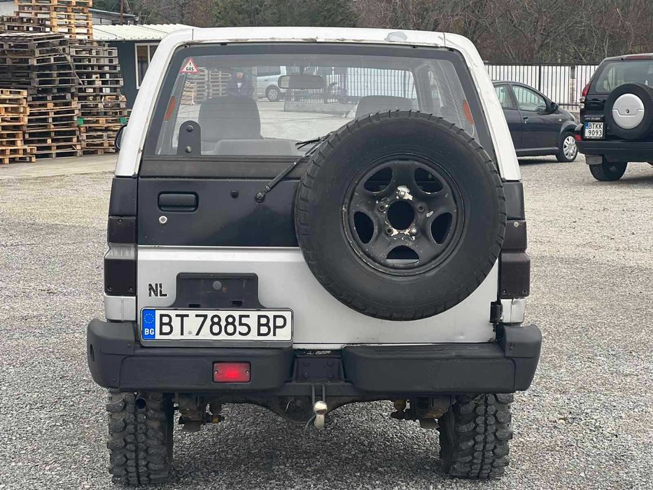Daihatsu Feroza на части