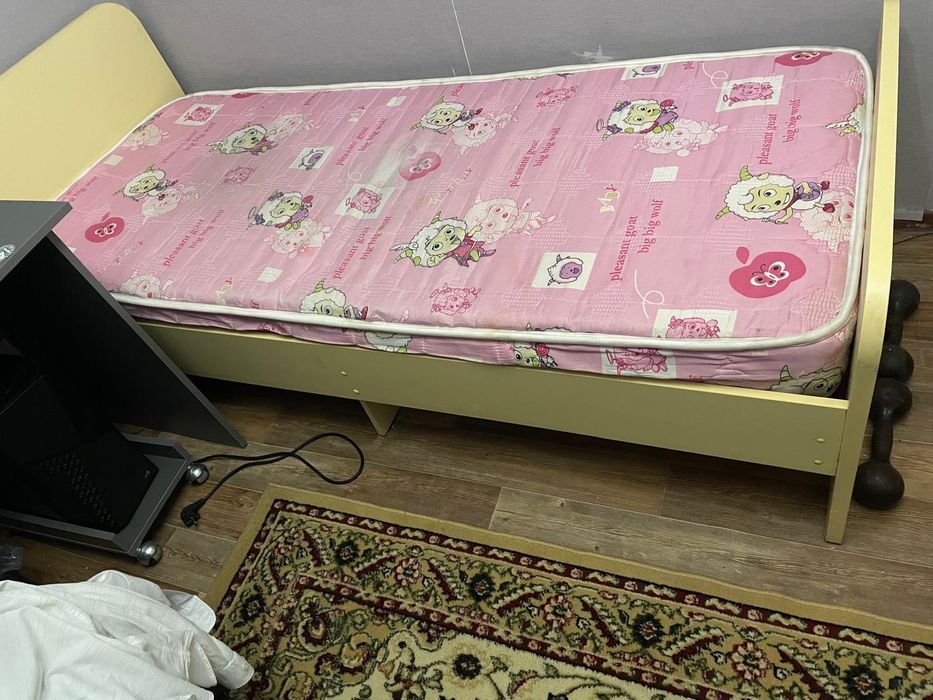 Продам шкаф и кровать