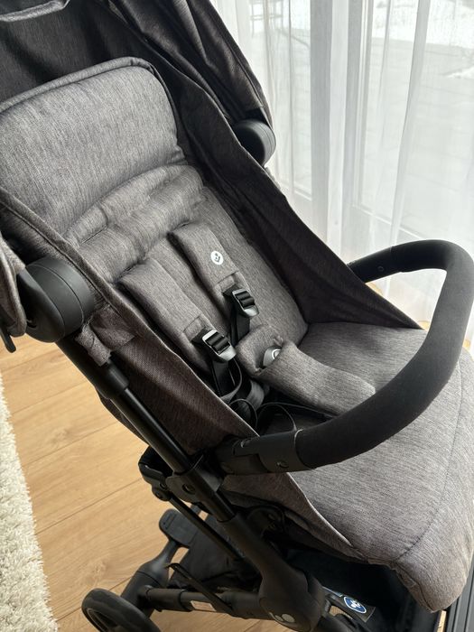 Carucior Maxi Cosi Lara 2, de la 0-22 kg ,Grey,