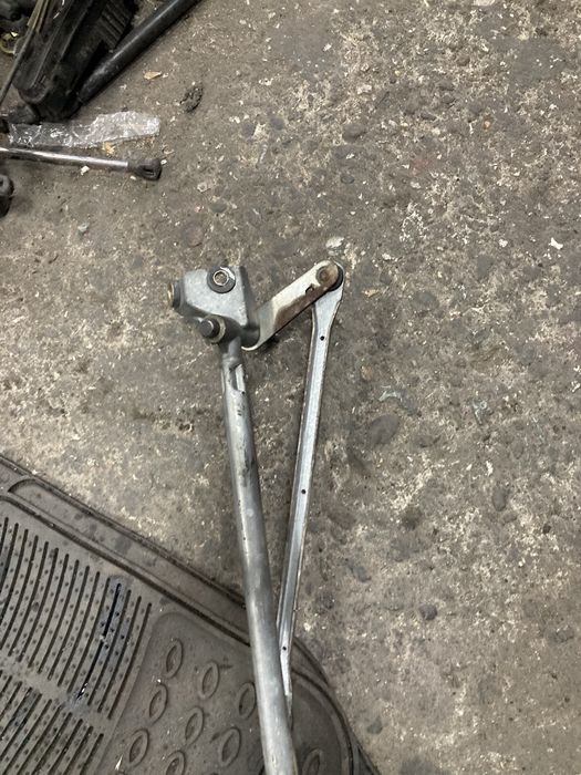 Chrysler voyager 1998 година Механизъм мотор предни чистачки