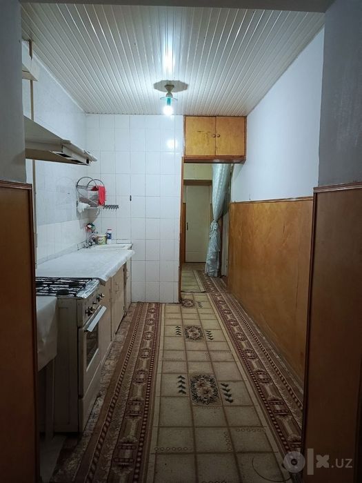 Чирчик ш. 8 микрорайон Чинара кирпичный 77-серия дом 2/2/4 60 м²
