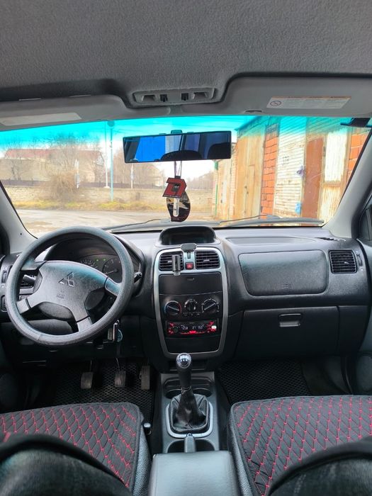 Митсубиси Спейс стар