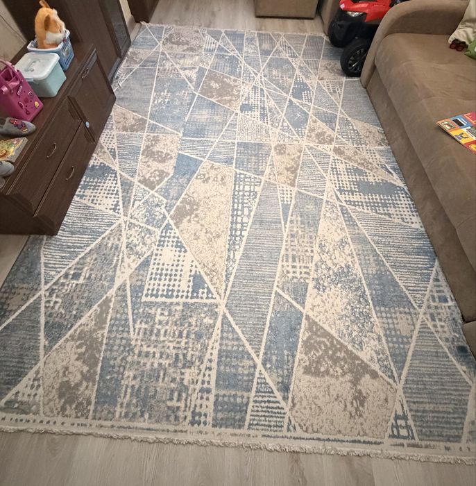 Продам ковер в хорошем состоянии