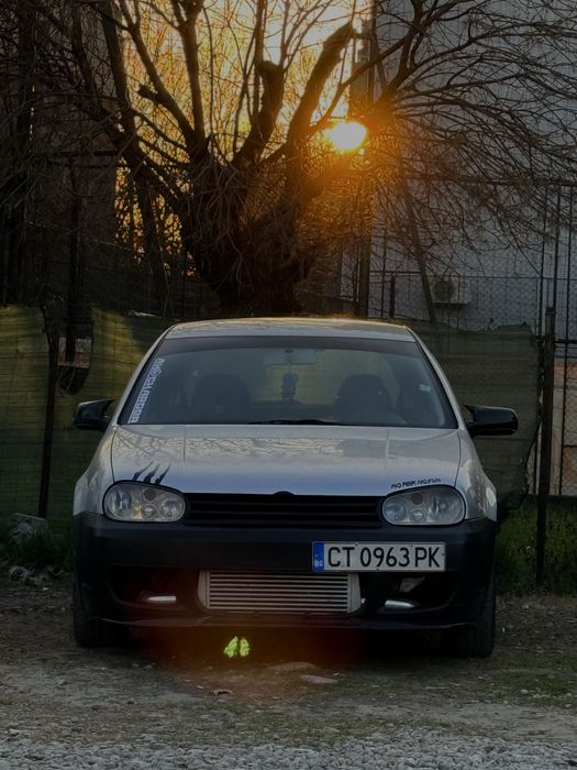 Продавам голф 4 1.9 ТДИ