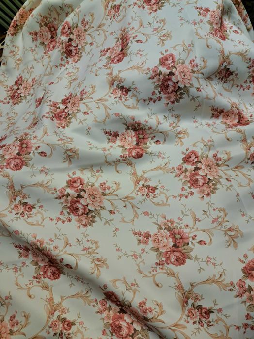Material textil pentru draperii, cuverturi,