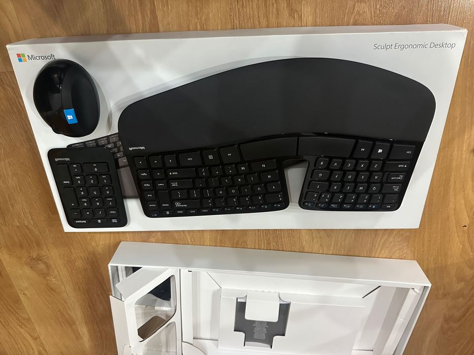 Kit Tastatura + Mouse Microsoft Sculpt Ergonomic Desktop, Wireless, Negru