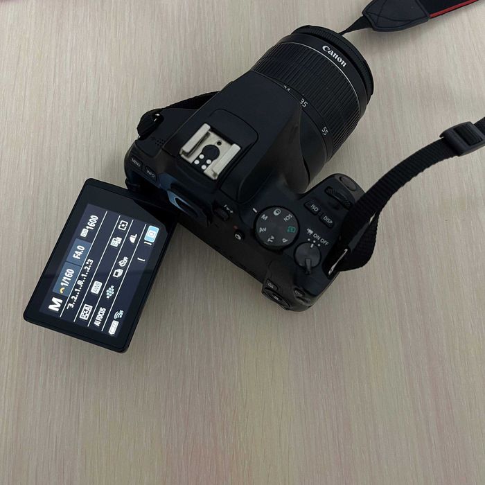 Фотоаппарат Canon 250D