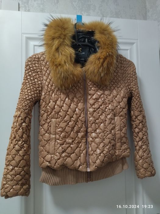 Продам куртки 3 шт