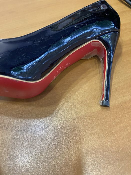 дамски обувки на Christian Louboutin