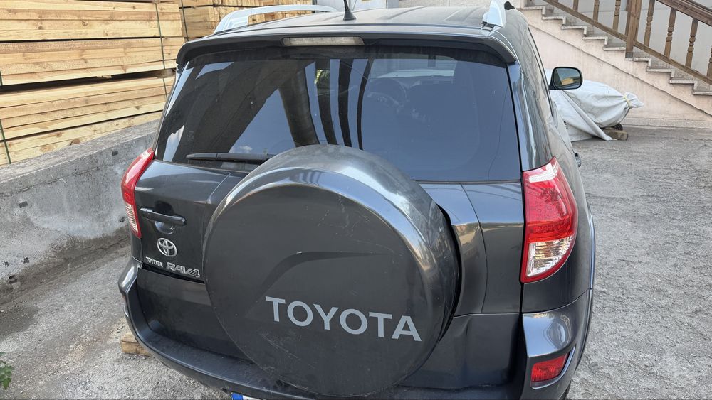 Toyota rav4 d-cat 2.2 177 за гарнитура на главата