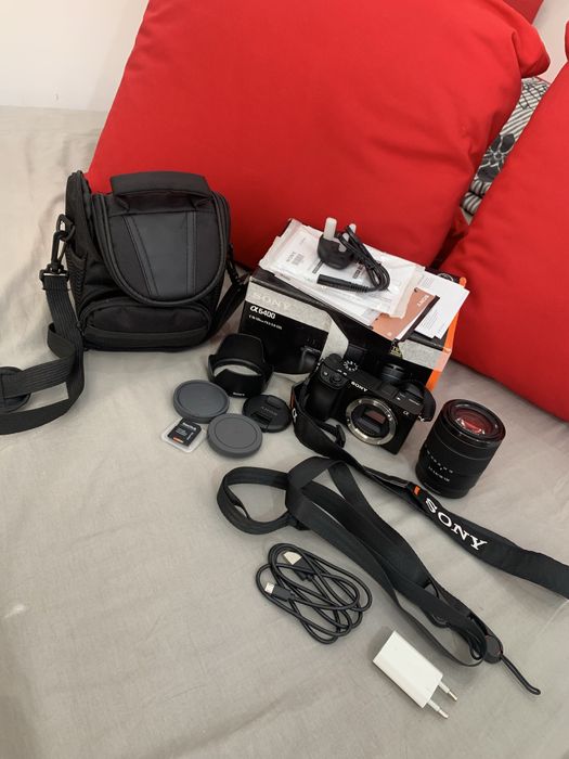 Kit Camera Sony A6400+obiectiv Sony 18-135mm