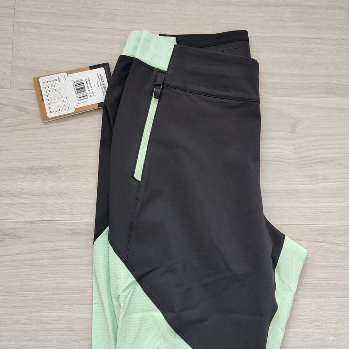 Pantaloni munte The North Face M noi