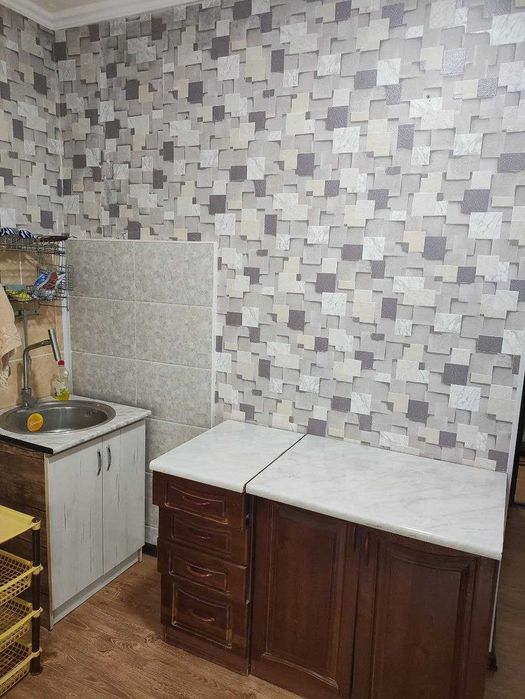 1 комнатная квартира , в кирпичном доме на 2 этаже