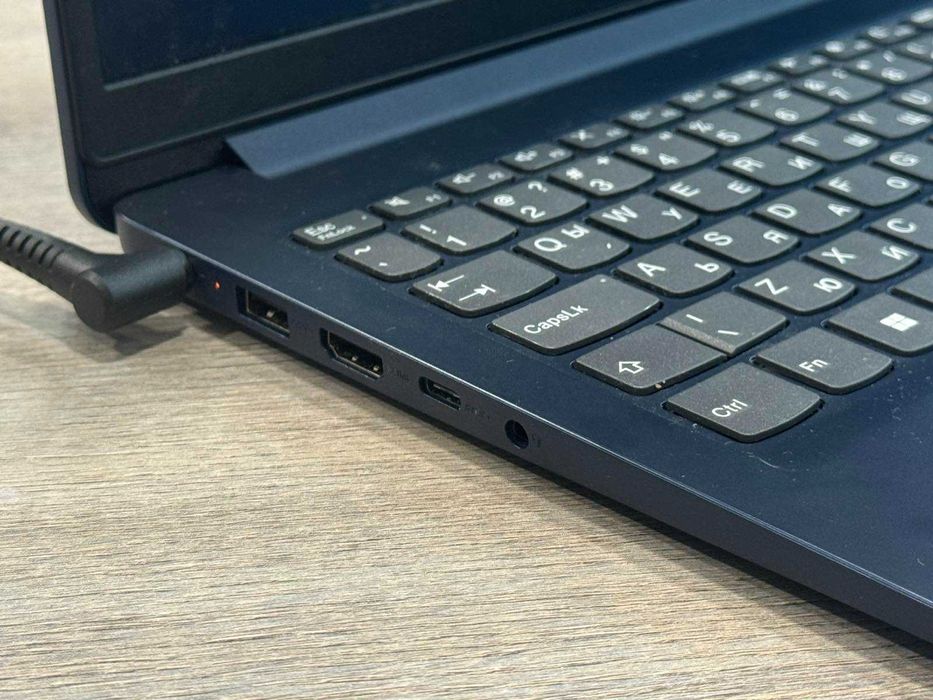 Lenovo IdeaPad 1i 15" – Intel Celeron N4500 / 8GB RAM / 477GB SSD