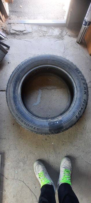 продам резину Bridgestone Blizzak Revo