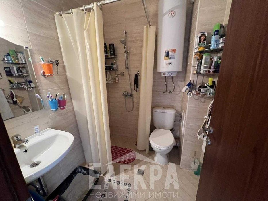 Продава се Двустаен апартамент в Варна, Център - 65 кв.м за 1924 €/кв.м - Снимка #3