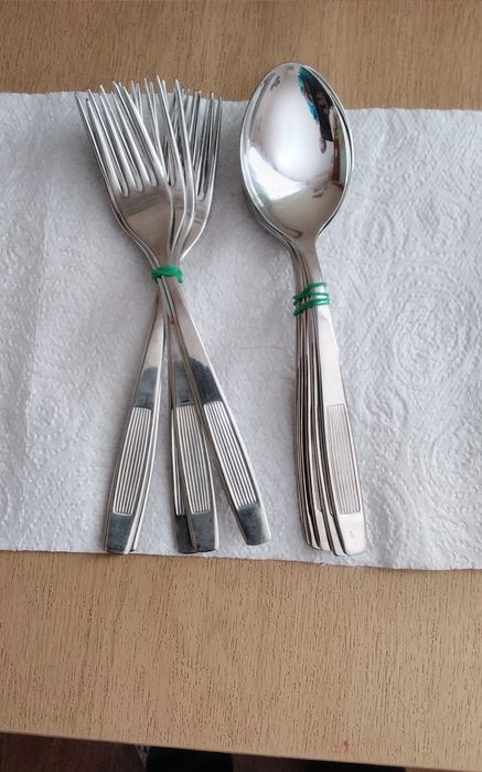 Вилици и лъжици,  нераждавейка