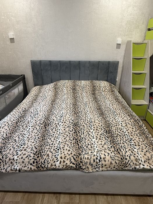 Продам двухспальную кровать