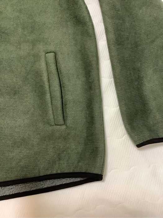 Jacheta Broker’s polar imblanita barbati