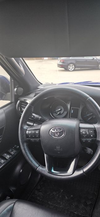 Toyota Hilux 2.8 Invincible