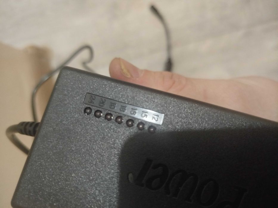 универсальный блок питания MRM-POWER MRM-427,