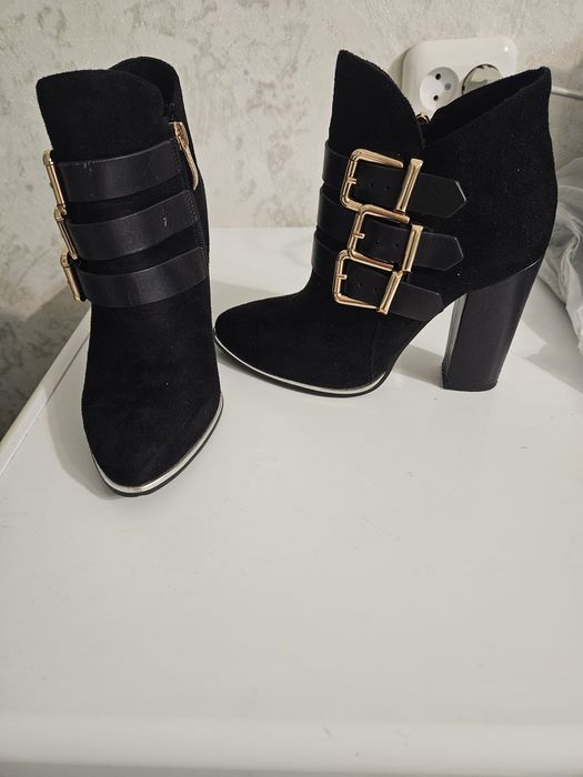 Продам ботильоны Betsy