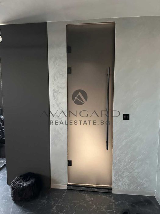 Продава се Двустаен апартамент в Пловдив, Център - 98 кв.м за 2176 €/кв.м - Снимка #8