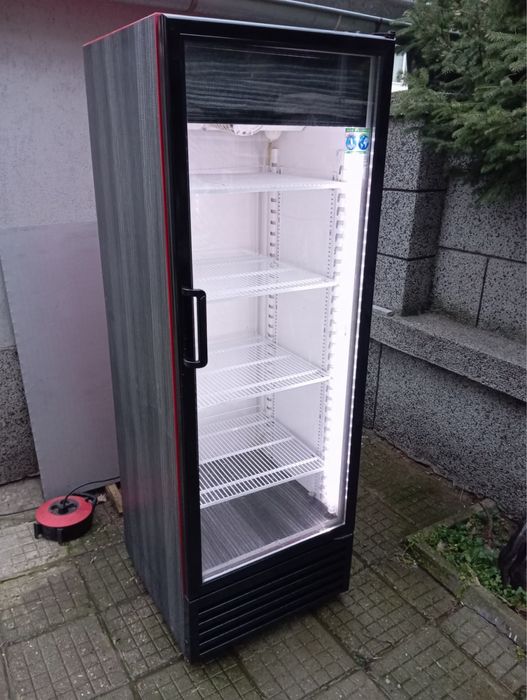 Хладилна витрина