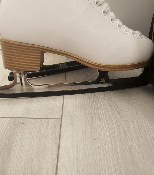 Продам фигурные коньки Jackson 500