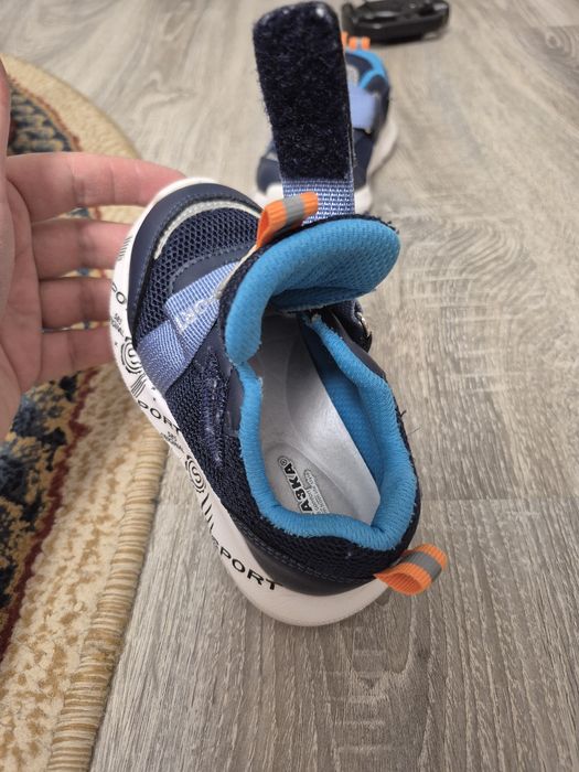 Продам кроссовки на мальчика