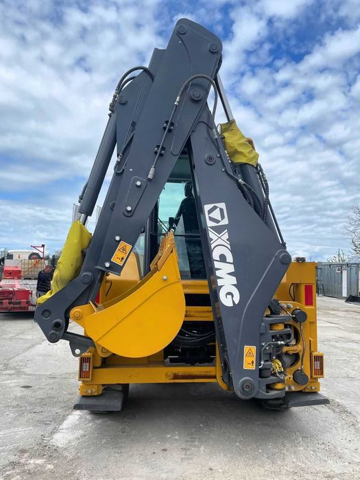 Сотилади  Экскаватор-погрузчик XCMG XC8-S3570