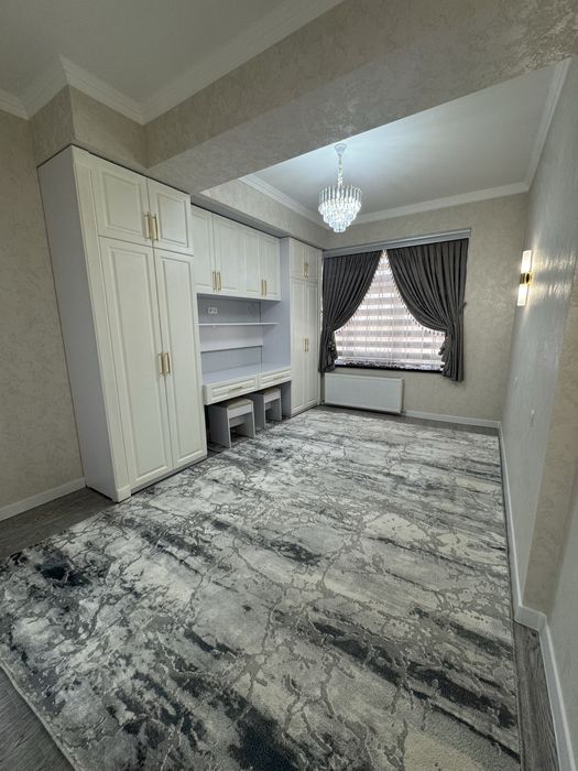 КВАРТИРА сотилади узимники LUX