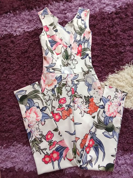 Salopetă damă superbă.