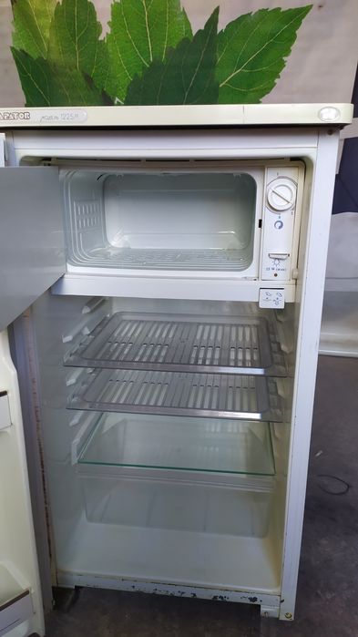 Продается холодильник Саратов 1225 м