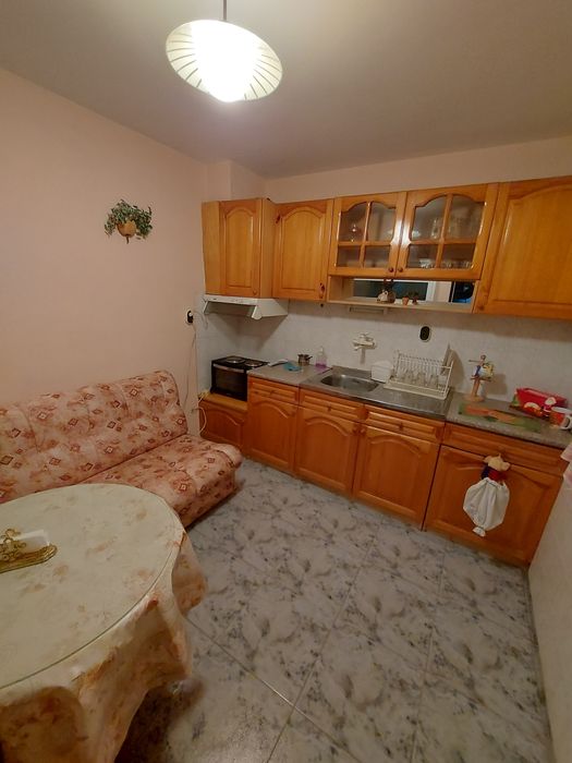 Тристаен апартамент в района на Чайка в град Стара Загора