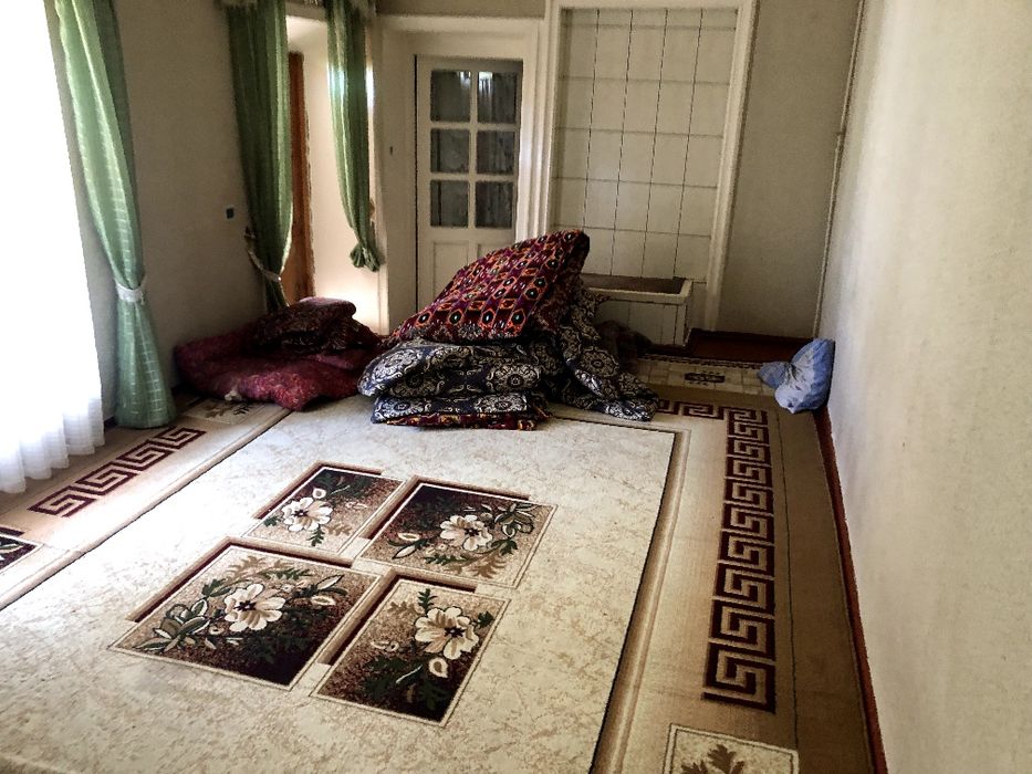 Oqtosh dacha oilaviy suv bo'yiga yaqin salqin ob havo joyda