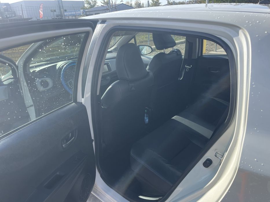 Toyota yaris hybrid