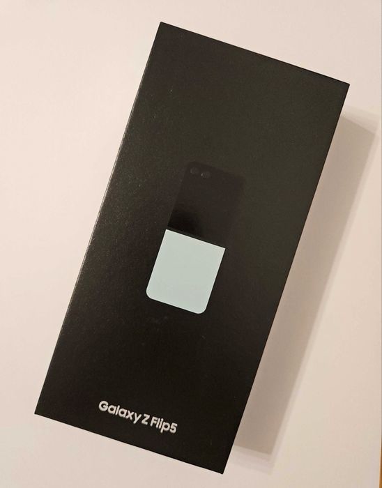 Samsung Z FLIP 5 - GREEN - 512 G - garantie - 1750 ron !