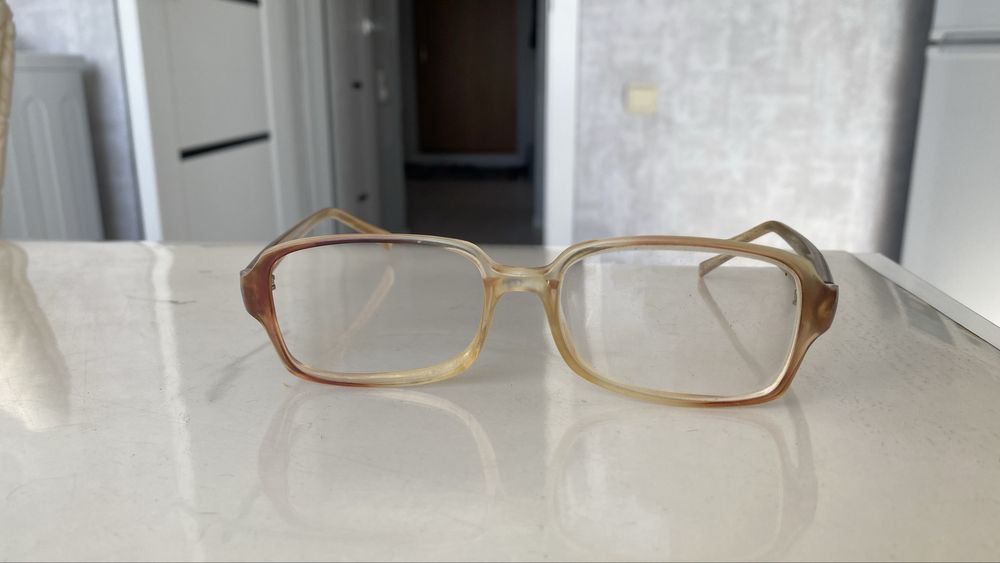 Оправа пластиковая