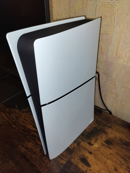 Продам PS5 в отличном состоянии